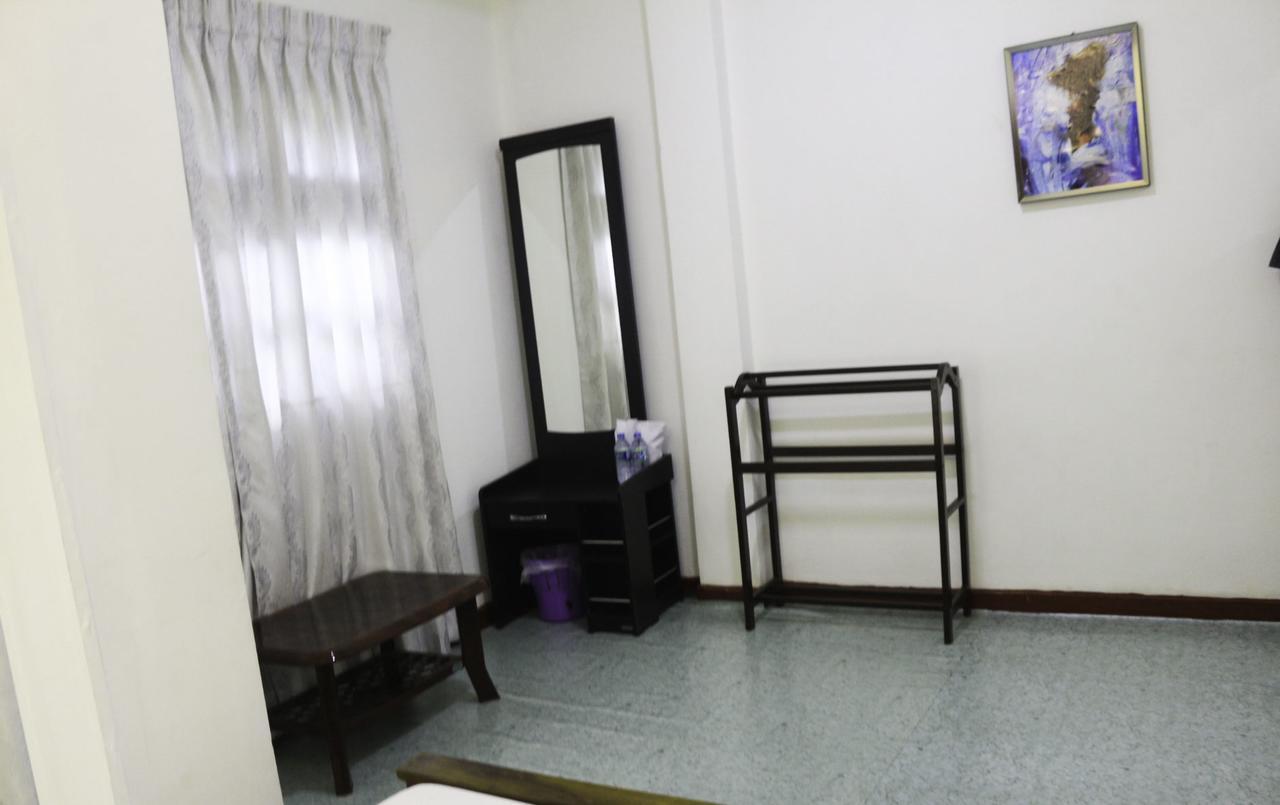 Yoho Travellers Residence Канди Экстерьер фото