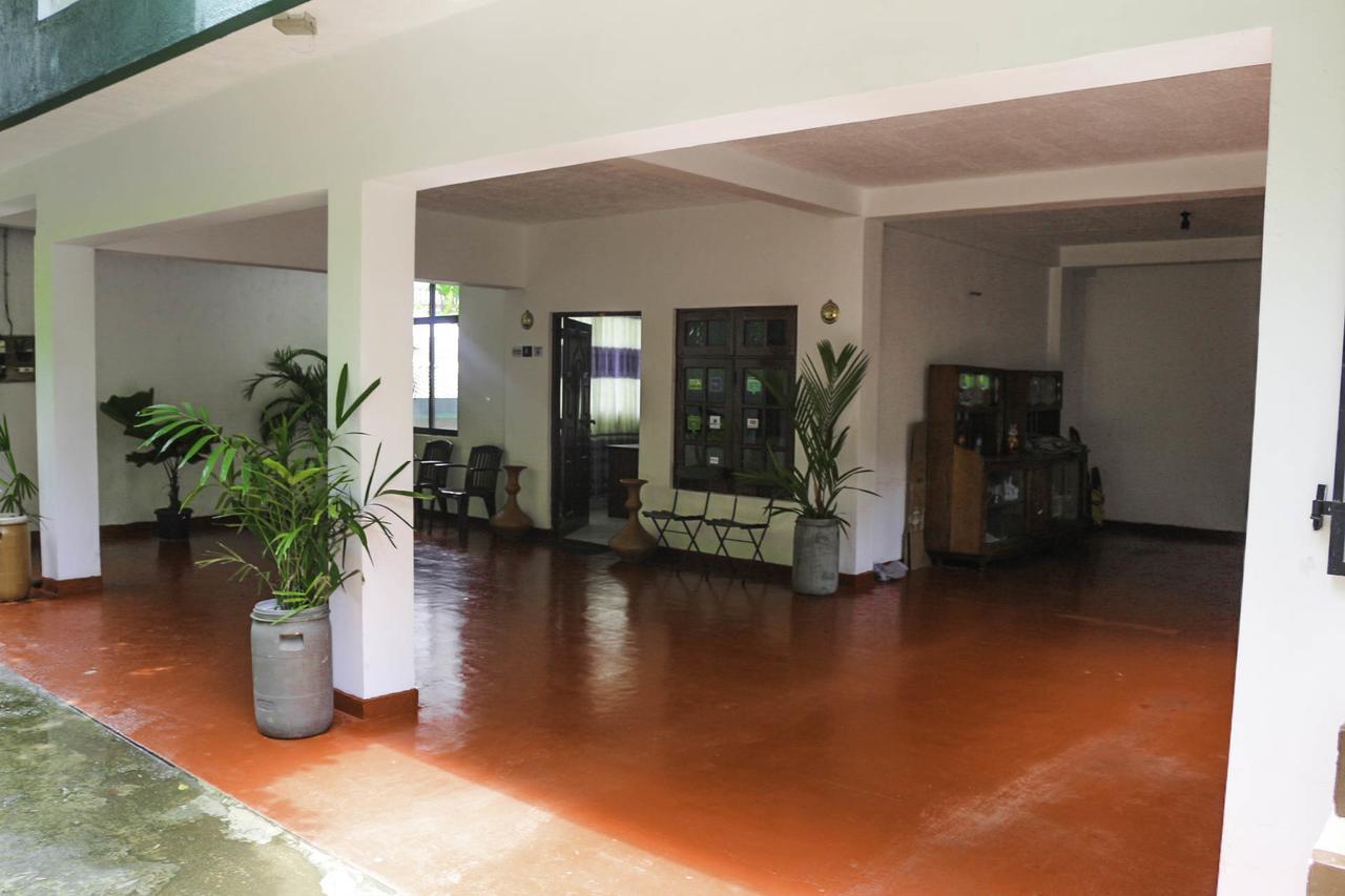 Yoho Travellers Residence Канди Экстерьер фото