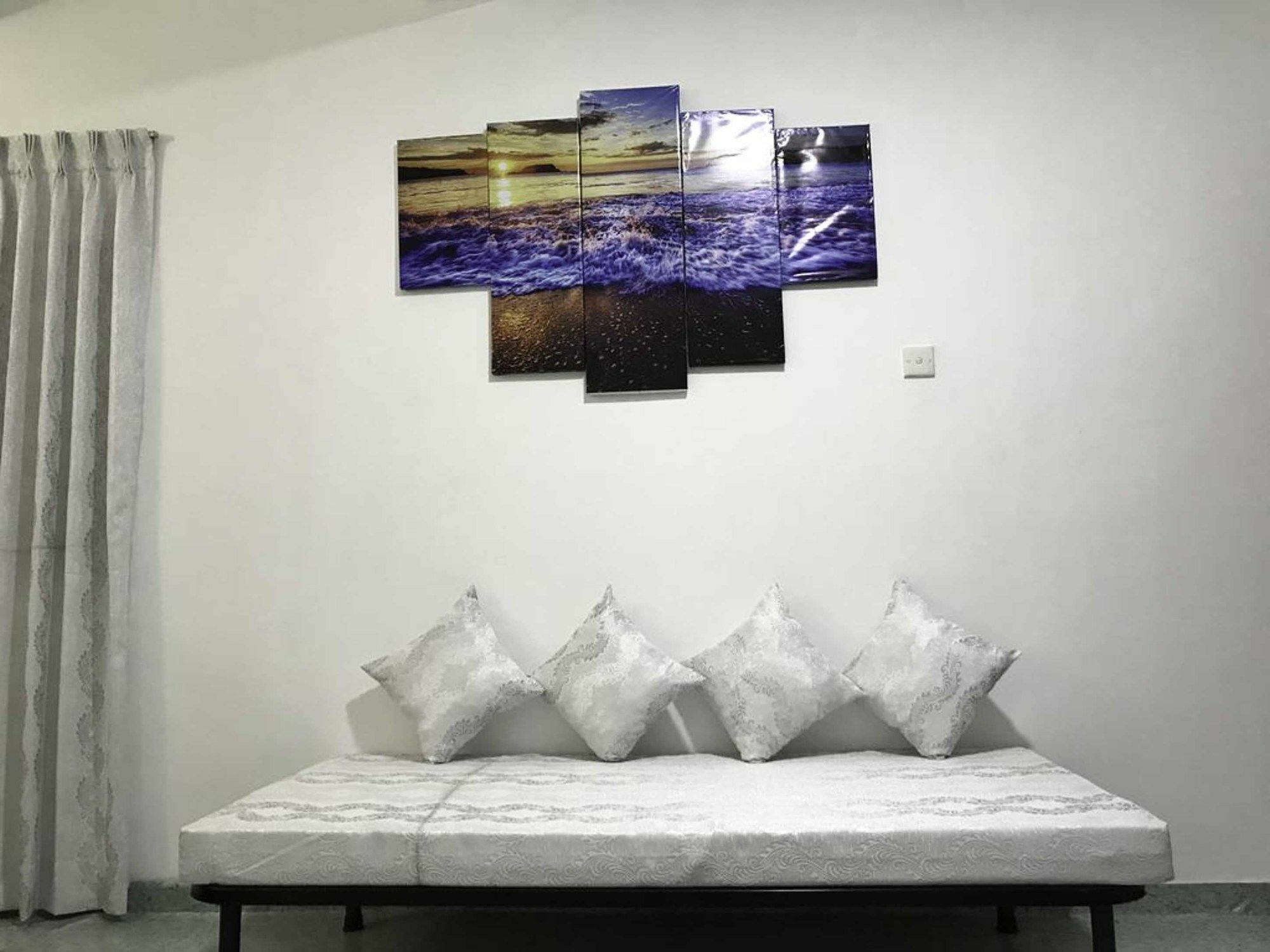 Yoho Travellers Residence Канди Экстерьер фото